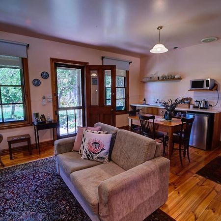 Cherry Plum Cottages Port Fairy Extérieur photo