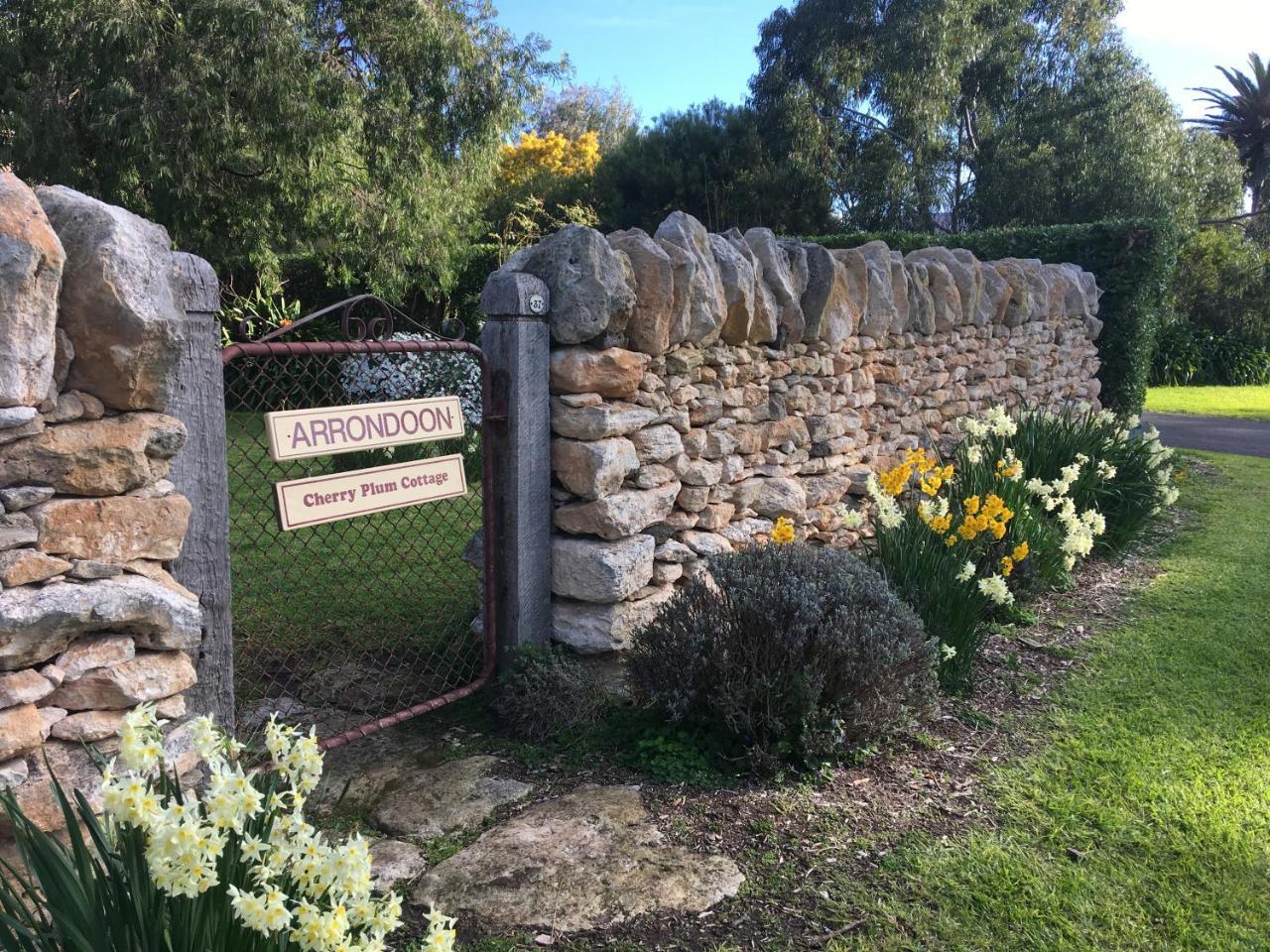 Cherry Plum Cottages Port Fairy Extérieur photo