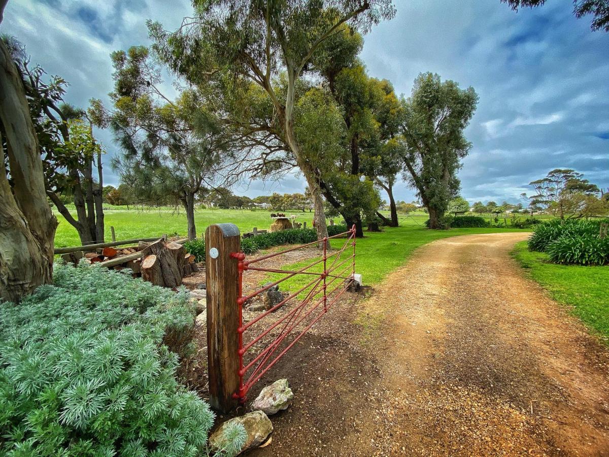 Cherry Plum Cottages Port Fairy Extérieur photo